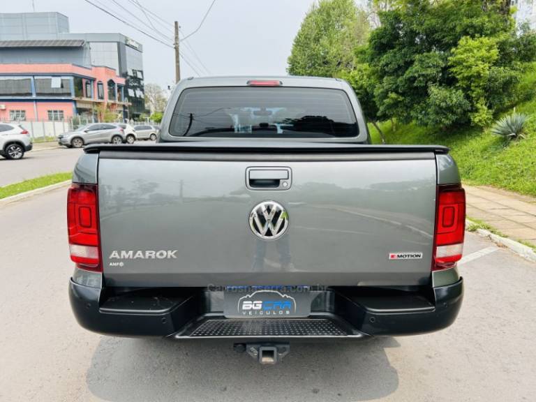 VOLKSWAGEN - AMAROK - 2021/2022 - Cinza - R$ 164.900,00