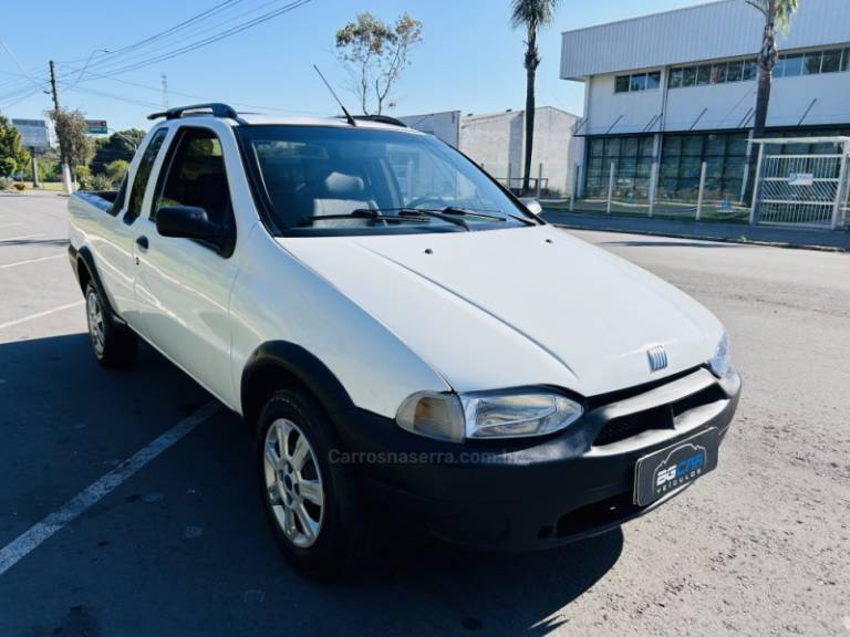 FIAT - STRADA - 2000/2001 - Branca - R$ 29.900,00