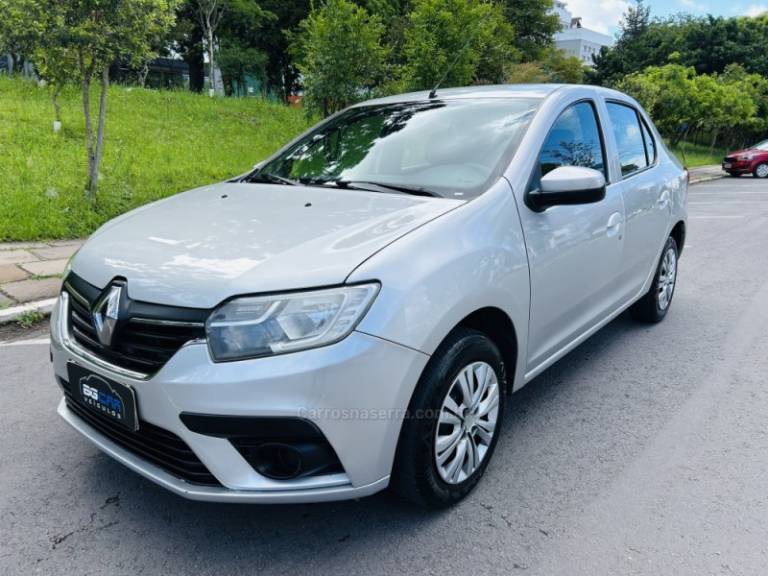 RENAULT - LOGAN - 2019/2020 - Prata - R$ 46.900,00