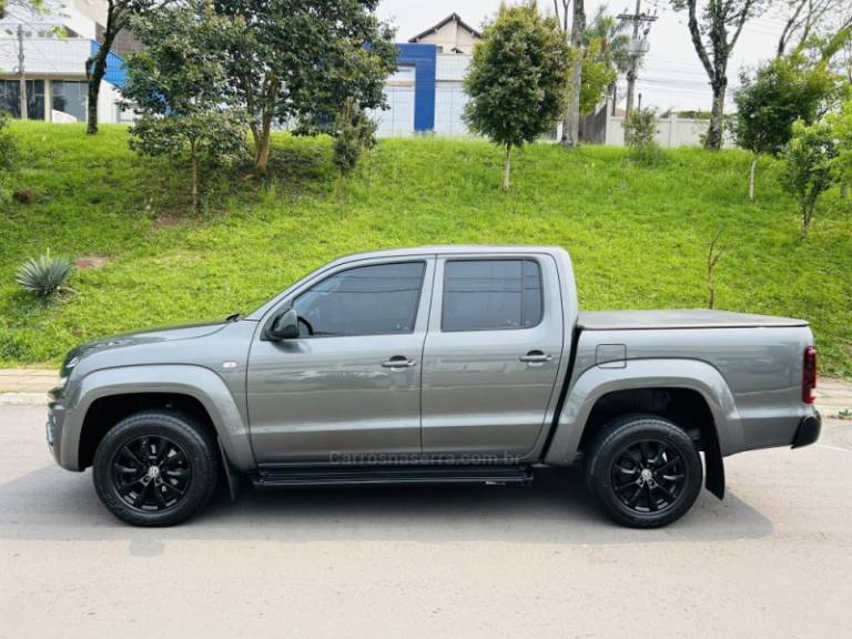 VOLKSWAGEN - AMAROK - 2021/2022 - Cinza - R$ 164.900,00