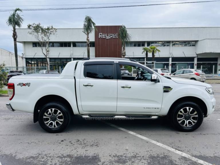 FORD - RANGER - 2016/2017 - Branca - R$ 144.900,00