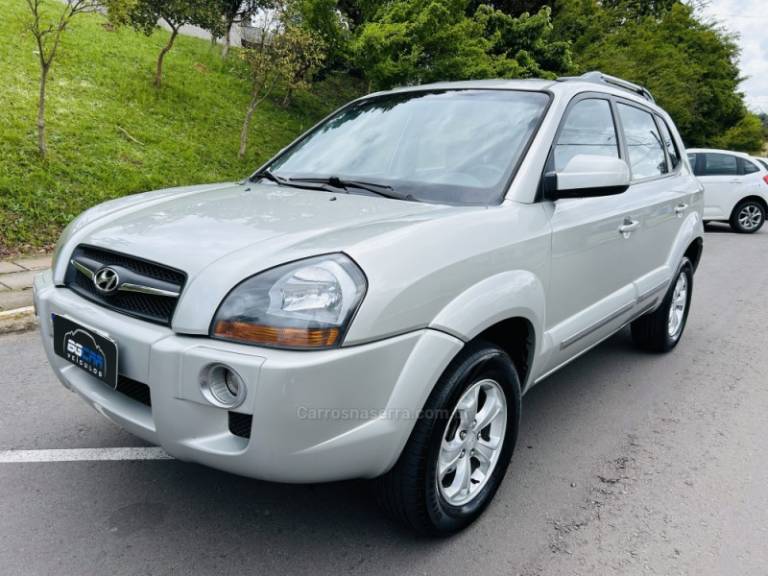 HYUNDAI - TUCSON - 2011/2012 - Prata - R$ 47.900,00