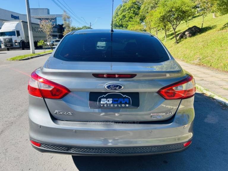 FORD - FOCUS - 2015/2015 - Cinza - R$ 55.900,00