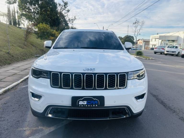 JEEP - GRAND CHEROKEE - 2018/2018 - Branca - R$ 189.900,00
