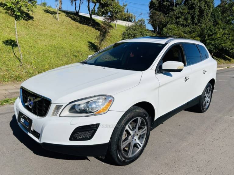 VOLVO - XC60 - 2012/2012 - Branca - R$ 65.900,00