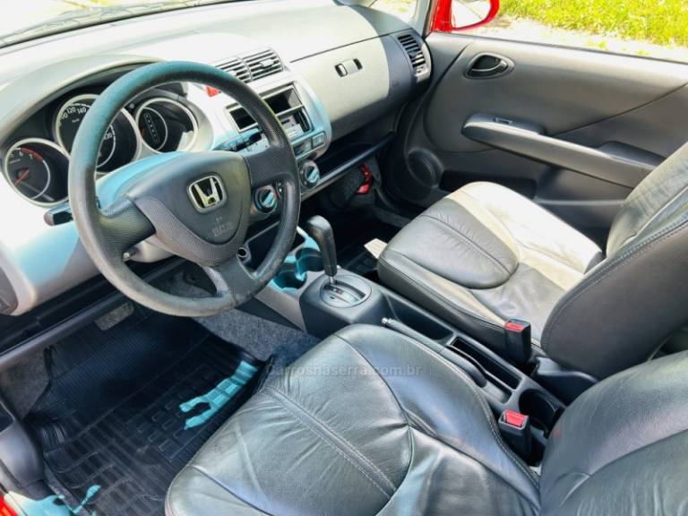 HONDA - FIT - 2004/2004 - Vermelha - R$ 34.900,00