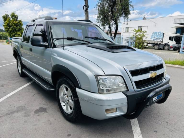 CHEVROLET - S10 - 2009/2010 - Prata - R$ 63.900,00