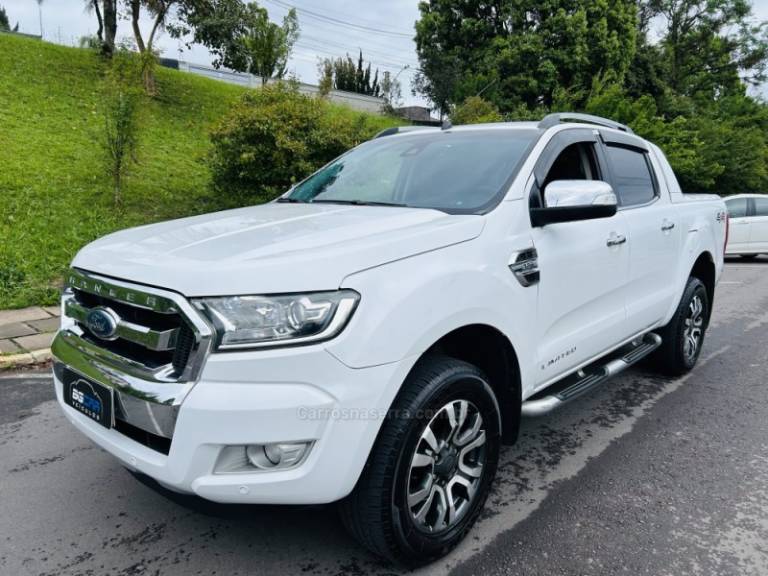 FORD - RANGER - 2016/2017 - Branca - R$ 144.900,00