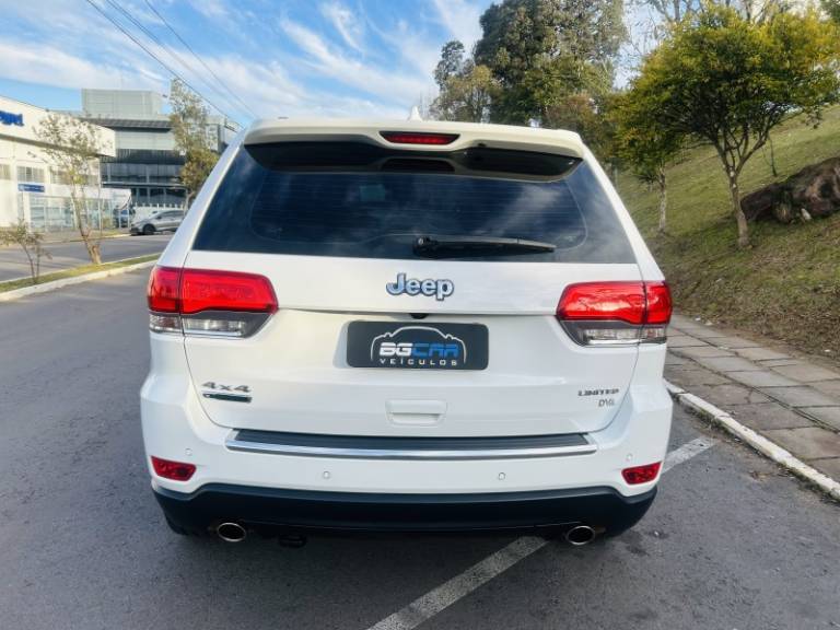 JEEP - GRAND CHEROKEE - 2018/2018 - Branca - R$ 189.900,00
