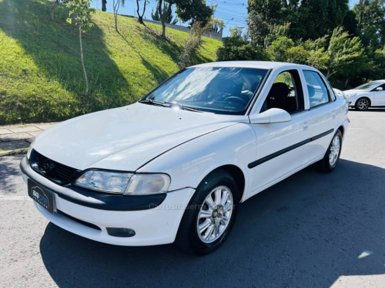 CHEVROLET - VECTRA - 1998/1998 - Branca - R$ 19.900,00