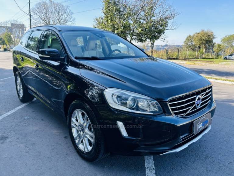 VOLVO - XC60 - 2014/2014 - Preta - R$ 89.900,00