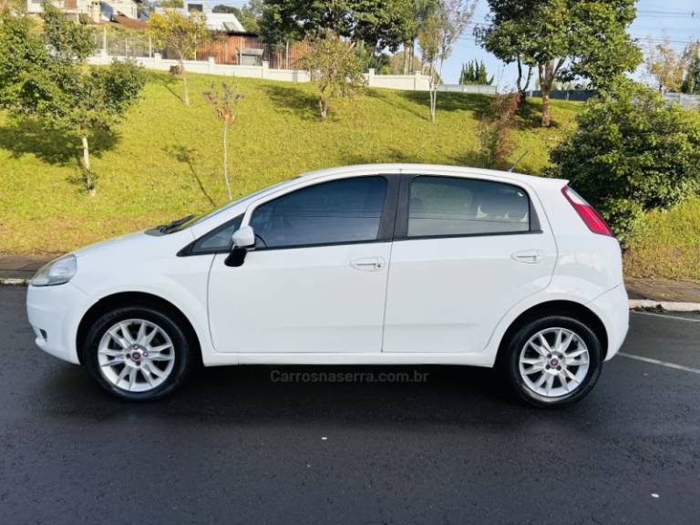 FIAT - PUNTO - 2011/2011 - Branca - R$ 35.900,00