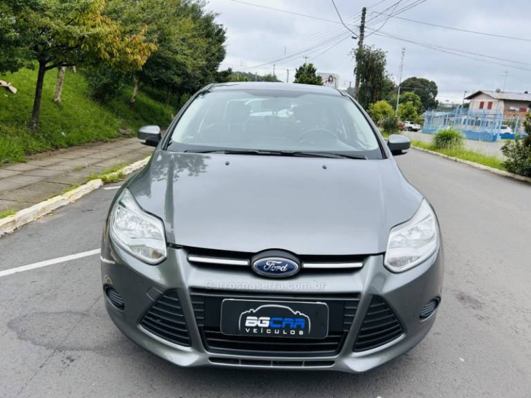 FORD - FOCUS - 2015/2015 - Cinza - R$ 54.900,00