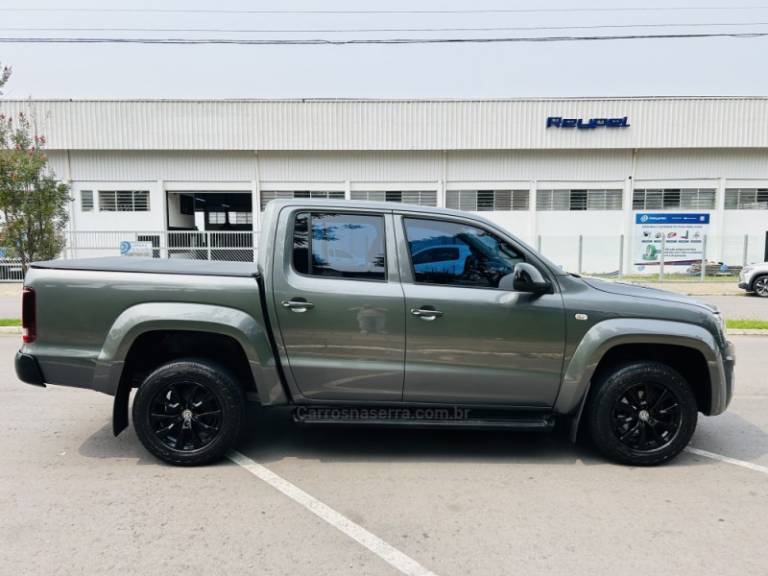 VOLKSWAGEN - AMAROK - 2021/2022 - Cinza - R$ 164.900,00