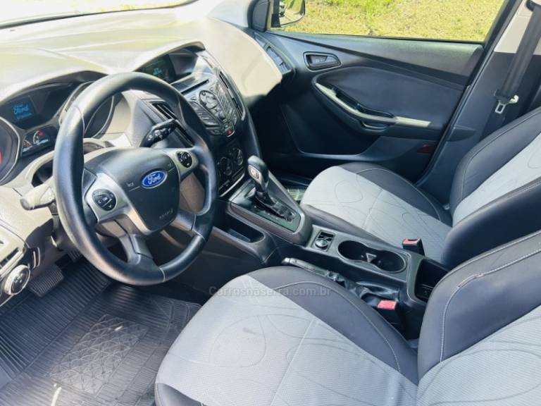 FORD - FOCUS - 2015/2015 - Cinza - R$ 54.900,00