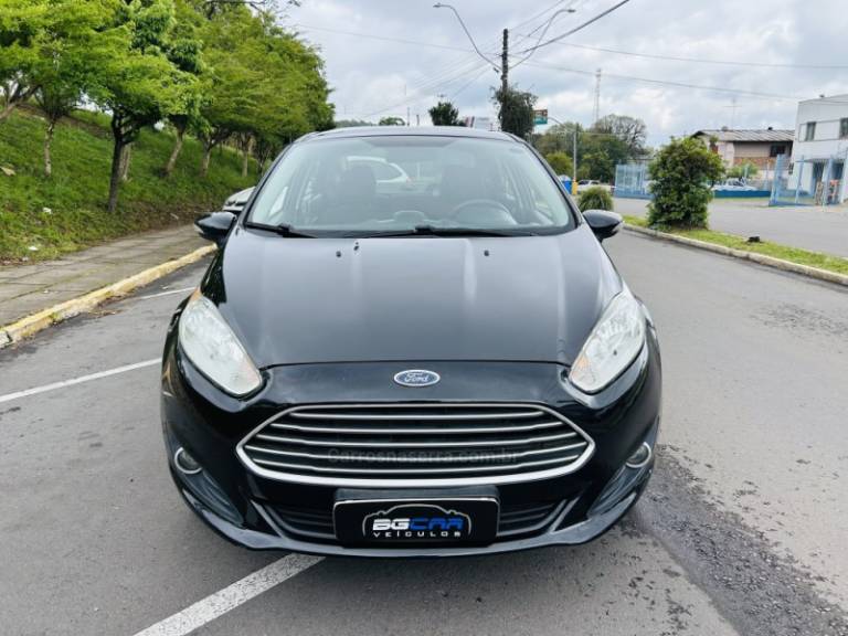 FORD - FIESTA - 2013/2014 - Preta - R$ 44.900,00