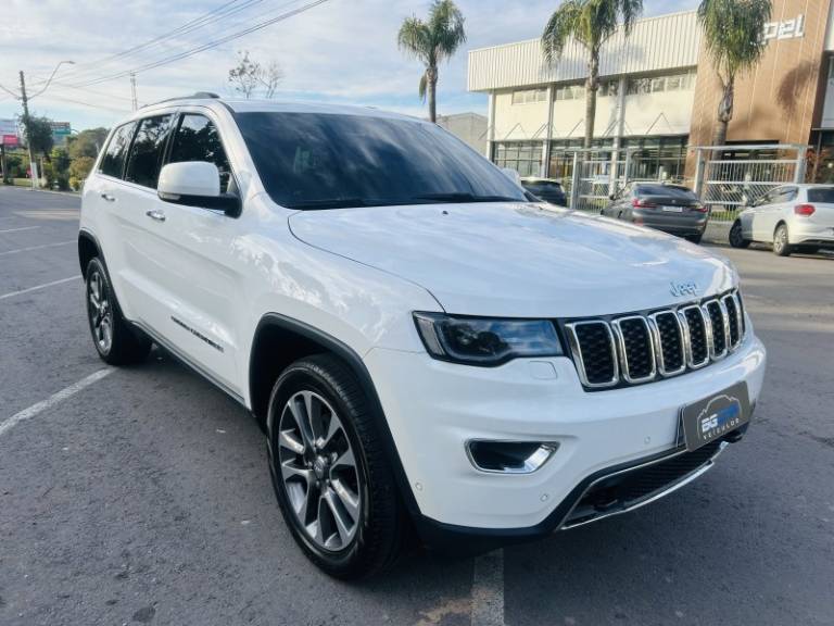 JEEP - GRAND CHEROKEE - 2018/2018 - Branca - R$ 189.900,00
