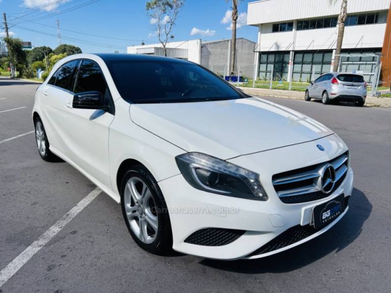 MERCEDES-BENZ - A 200 - 2014/2014 - Branca - R$ 89.900,00