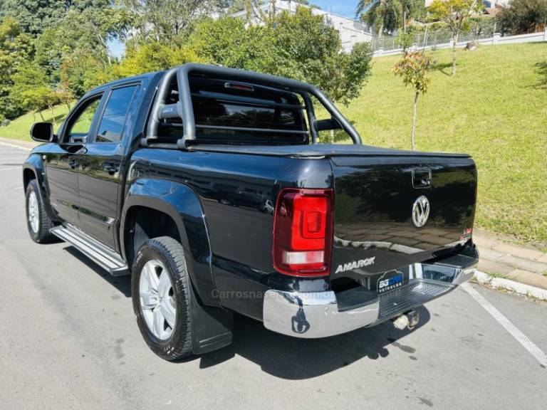 VOLKSWAGEN - AMAROK - 2017/2018 - Preta - R$ 149.900,00