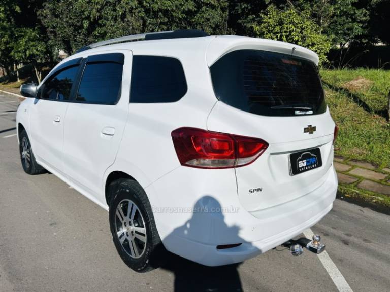 CHEVROLET - SPIN - 2019/2019 - Branca - R$ 69.900,00