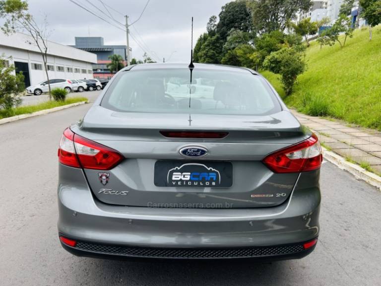 FORD - FOCUS - 2015/2015 - Cinza - R$ 54.900,00