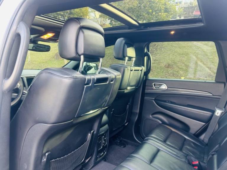 JEEP - GRAND CHEROKEE - 2018/2018 - Branca - R$ 189.900,00