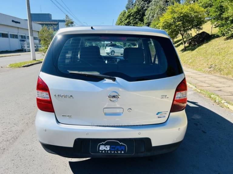 NISSAN - LIVINA - 2009/2010 - Prata - R$ 35.900,00