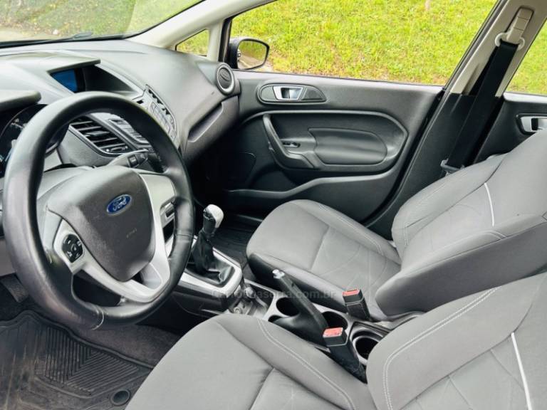FORD - FIESTA - 2013/2014 - Preta - R$ 44.900,00