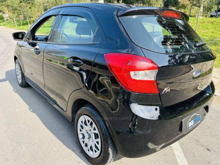 FORD - KA - 2016/2017 - Preta - R$ 45.900,00