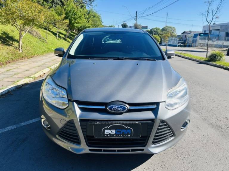 FORD - FOCUS - 2015/2015 - Cinza - R$ 55.900,00