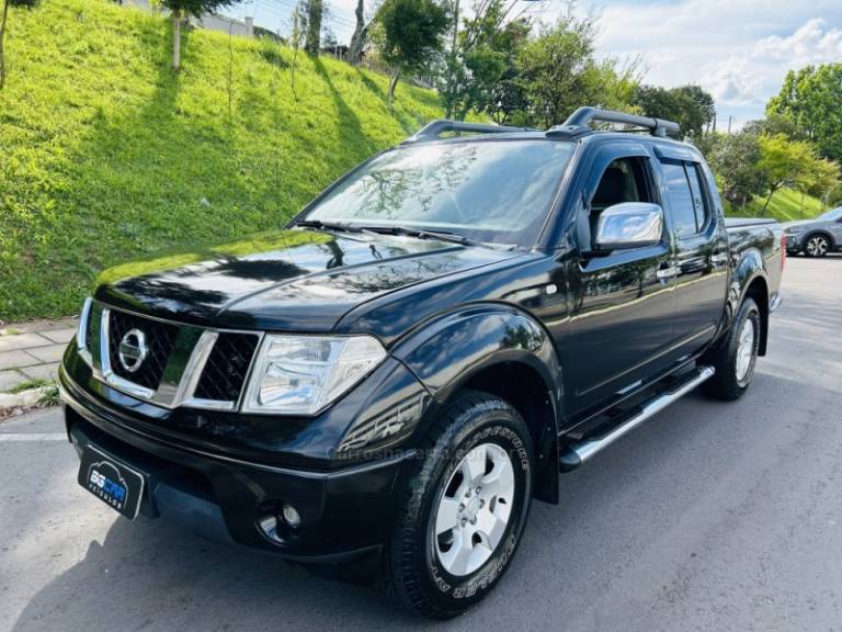 NISSAN - FRONTIER - 2010/2011 - Preta - R$ 89.900,00