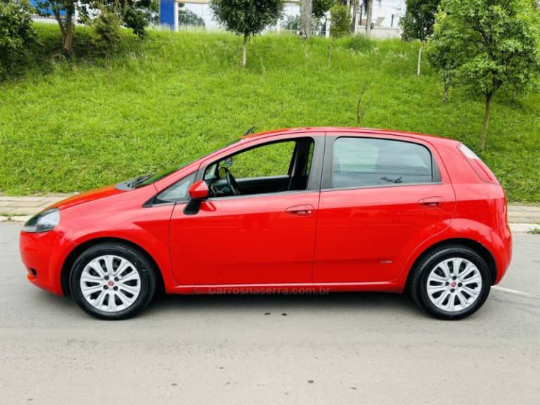 FIAT - PUNTO - 2007/2008 - Vermelha - R$ 30.900,00