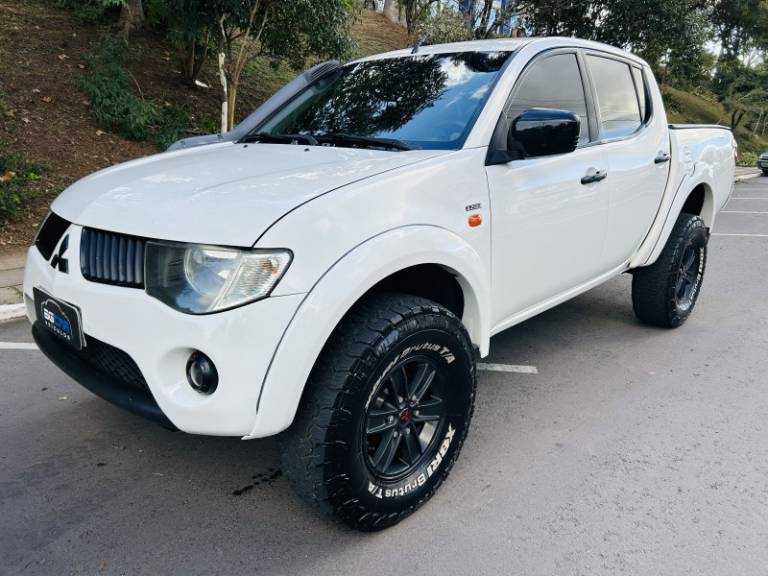 MITSUBISHI - L200 TRITON - 2010/2010 - Branca - R$ 104.900,00