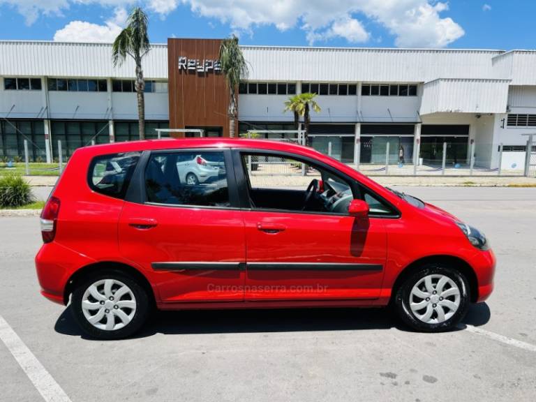 HONDA - FIT - 2004/2004 - Vermelha - R$ 34.900,00