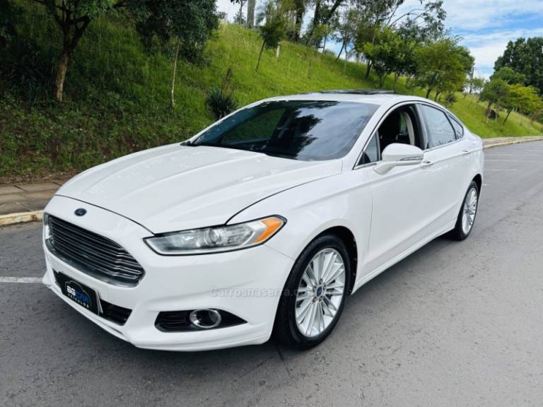 FORD - FUSION - 2013/2013 - Branca - R$ 74.900,00