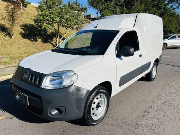 FIAT - FIORINO - 2017/2018 - Branca - R$ 68.900,00
