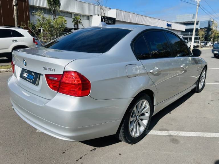 BMW - 320I - 2010/2011 - Prata - R$ 67.900,00