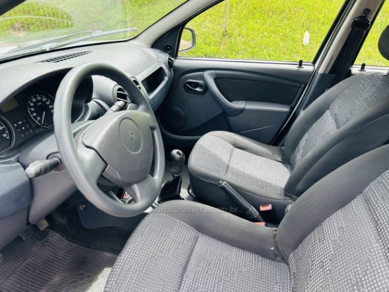 RENAULT - SANDERO - 2009/2010 - Branca - R$ 30.900,00