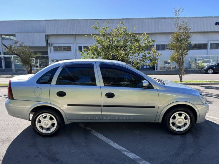 CHEVROLET - CORSA - 2008/2009 - Prata - R$ 29.900,00