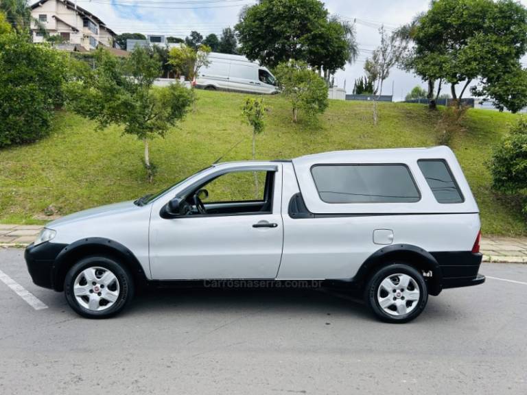 FIAT - STRADA - 2011/2011 - Prata - R$ 44.900,00