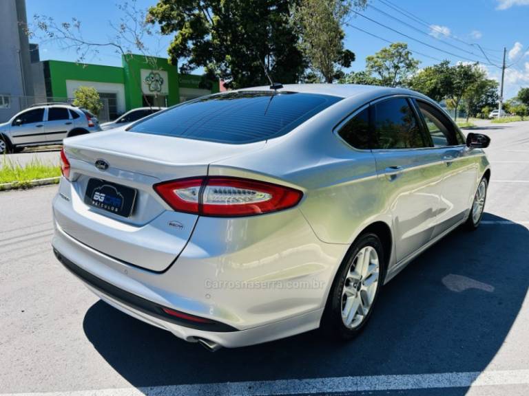 FORD - FUSION - 2013/2014 - Prata - R$ 69.900,00