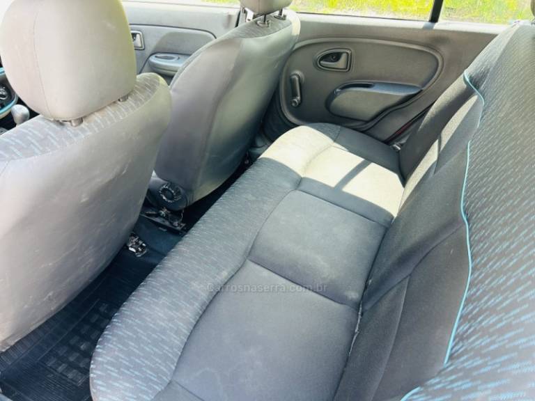 RENAULT - CLIO - 2015/2016 - Vermelha - R$ 37.900,00