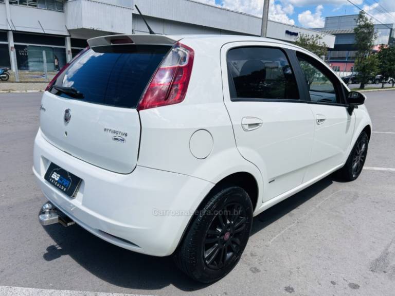 FIAT - PUNTO - 2010/2011 - Branca - R$ 33.900,00