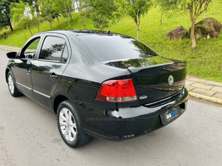 VOLKSWAGEN - VOYAGE - 2009/2010 - Preta - R$ 34.900,00