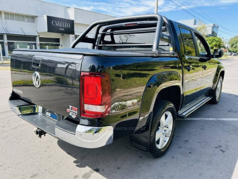 VOLKSWAGEN - AMAROK - 2017/2018 - Preta - R$ 149.900,00