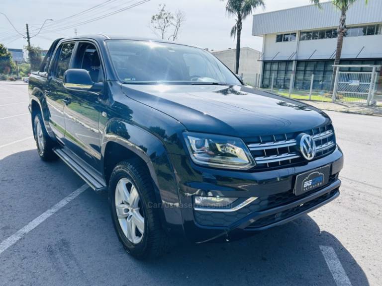 VOLKSWAGEN - AMAROK - 2017/2018 - Preta - R$ 149.900,00