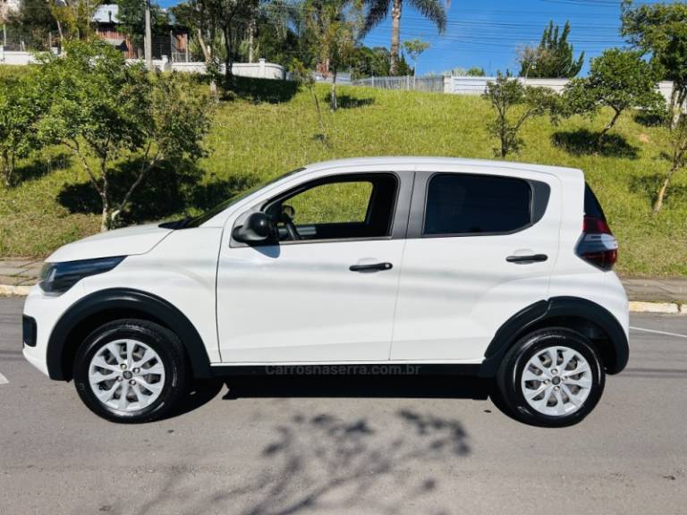 FIAT - MOBI - 2022/2023 - Branca - R$ 57.900,00