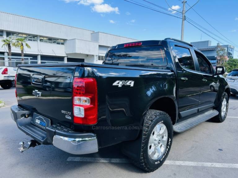 CHEVROLET - S10 - 2013/2013 - Preta - R$ 124.900,00