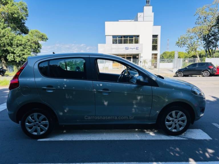 FIAT - PALIO - 2012/2013 - Cinza - R$ 39.900,00