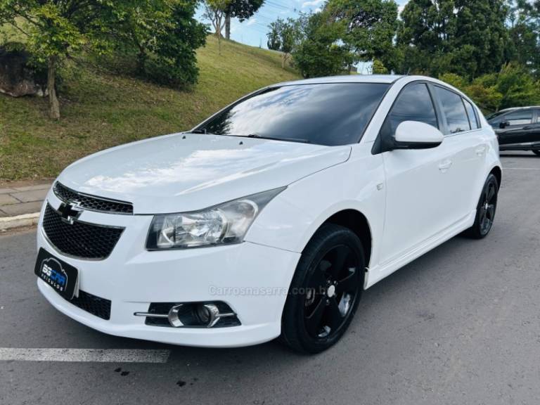 CHEVROLET - CRUZE - 2013/2014 - Branca - R$ 63.900,00